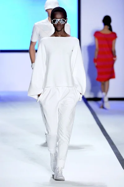 Look 27